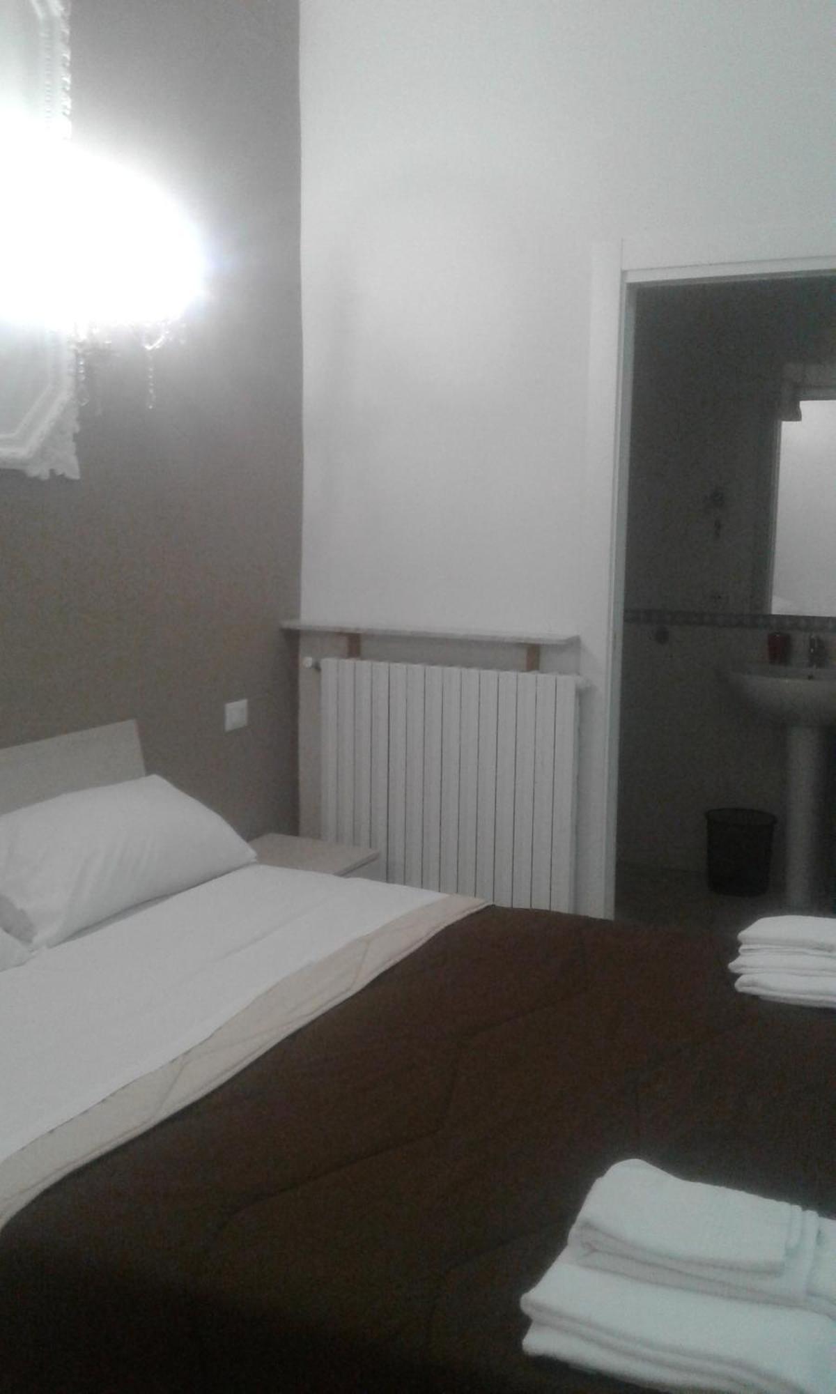 B&Bhotel Emmanuel Napoli Luaran gambar